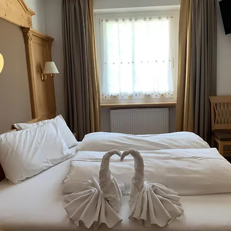 Marina Contacless Check In فندق مبيت وإفطار *